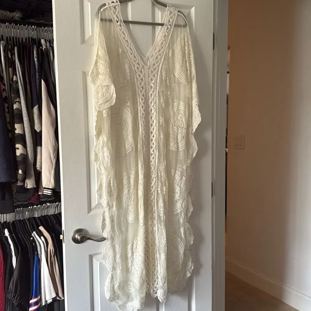 NWOT Ivory Beautiful Lace Dress - ONE SIZE - Brand New Swim Cover Up